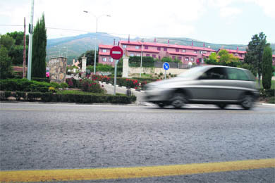 Entrada a la urbanización Felipe II  (Foto: RICARDO MIGUEL PEÑA)