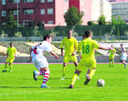 Los villalbinos tendrán que sudar la camiseta si quieren derrotar al Torrejón  (Foto: R. M. PEÑA )