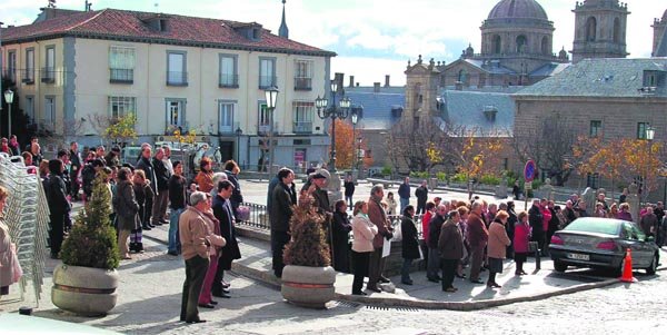 Cinco minutos de silencio en repulsa al atentado de ETA