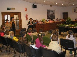 Los niños fueron recibidos por la alcaldesa (Foto: Cedida)