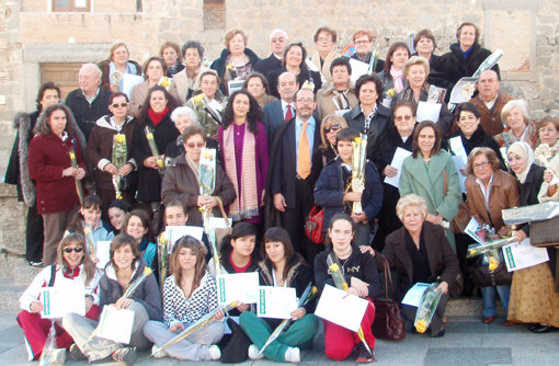 El ayuntamiento de El Escorial entregó los premios ‘Mujer 2008’ en un Salón de Plenos abarrotado