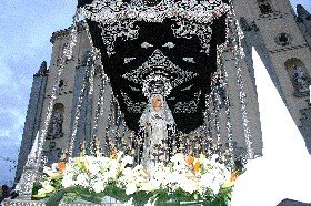 La imagen de la Virgen de la Soledad abre las procesiones en el Real Sitio (Foto: Archivo)