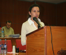 Teresa Hernández en su toma de posesión como concejala en el Ayuntamiento de Valdemorillo (Foto: Cedida)