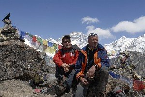 Carlos Soria y Rafa Sánchez, antes de ascender el Makalu (Foto: Cedida)