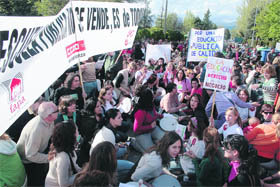 La manifestación contra las privatizaciones educativas reúne a 2.500 personas