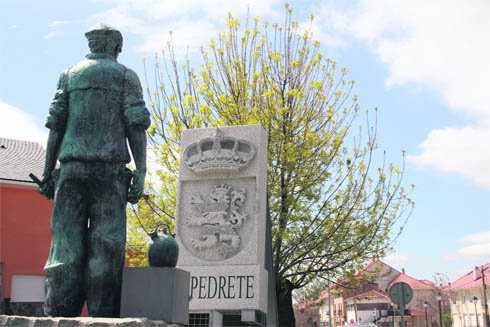 El monumento al cantero es obra de Roberto Reula  (Foto: CEDIDA)