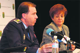 Ramón González, junto a la alcaldesa, Marisol Casado  (Foto: R. M. P.)