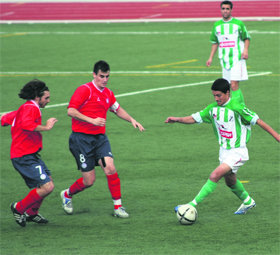 El Leones supo sobreponerse a la derrota ante el Madrid Oeste para ascender (Foto: RICARDO M. PEÑA)