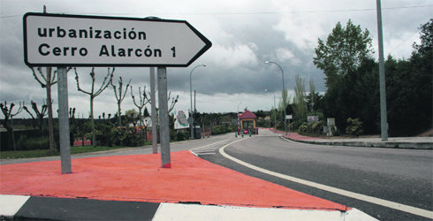 Acceso a la urbanización Cerro Alarcón  (Foto: RICARDO MIGUEL PEÑA)