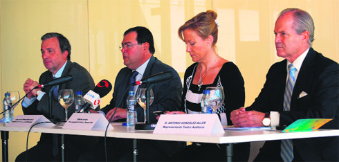 José Antonio Bordallo, José Luis Fernández Quejo, Concha Guerra y Antonio González-Aller, en el Auditorio  (Foto: E. P.)