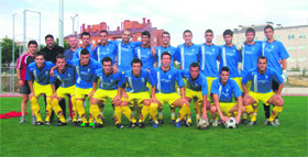 El CUC Villalba 2008/2009, con 19 de sus jugadores acompañados del cuerpo técnico   (Foto:  CEDIDA)