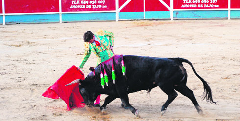 Tendero cuajó dos buenas faenas, cortando cuatro orejas (Foto: Á. Blanco)