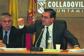 El alcalde, José Pablo González, en un pleno  (Foto: ARCHIVO)