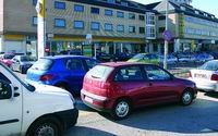 La media en Robledo es de 15 coches por habitante (Foto: ARCHIVO)