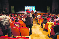 Las actividades se desarrollan en el teatro Jacinto Benavente