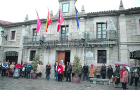 Las distintas localidades de la Sierra secundan las concentraciones de protesta contra el último atentado de ETA.