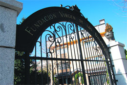 Entrada a la sede de la Fundación Virgen de los Dolores, en El Escorial  (Foto:  E. P.)