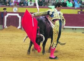 El madrileño ha elegido la plaza de Valdemorillo para esta cita