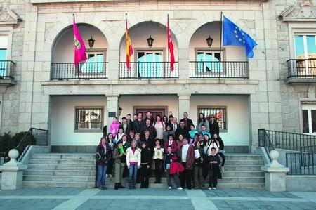 Alumnos y profesores del proyecto educativo Comenius visitan el Ayuntamiento de Alpedrete