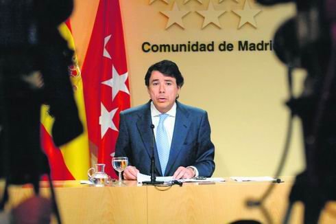 El vicepresidente, Ignacio González, en la rueda de prensa tras el Consejo de Gobierno / C. M.