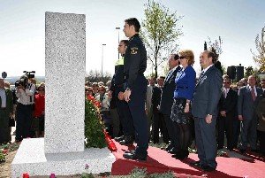 Esperanza Aguirre, junto a los alcaldes de San Lorenzo y El Escorial (Foto: C. M.)