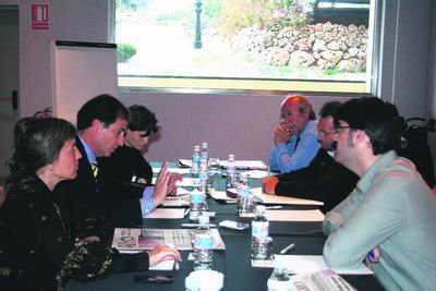 LOS PARTICIPANTES EN ESTE ENCUENTRO COINCIDEN EN LA NECESIDAD DE BUSCAR UNA MAYOR PARTICIPACIÓN DE LOS MUNICIPIOS AFECTADOS