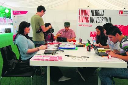 La Universidad Nebrija abre ‘Hormigas’, una biblioteca al aire libre para los estudiantes de Selectividad