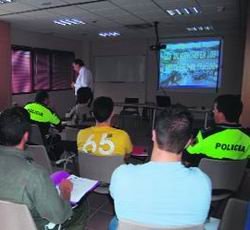 Imagen de un curso para los agentes de la Policía / ARCHIVO