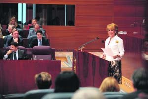 La presidenta regional, durante una intervención en la Asamblea / ARCHIVO