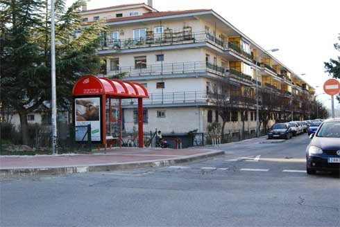 Imagen de la parada que ha sido suprimida en la calle Isla de Sálvora / E. Valverde