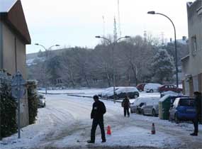 La calle Mataelpino se cerró al tráfico durante el pasado lunes