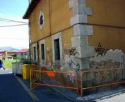 ¿Sitiada? Desde hace casí un mes la antigua iglesia de la Santísima Trinidad