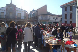 La primera jornada del mercadillo fue un éxito