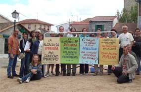 Los tres grupos de la oposición celebran este domingo el último de sus actos informativos