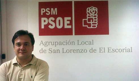 Francisco de Gregorio, en la sede del PSOE sanlorentino