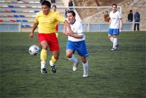 Imagen del derbi Torrelodones - CUC Villalba, disputado en el Julián Ariza 