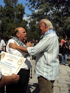 José Ignacio Echeverría recibe el título de Romero de Honor