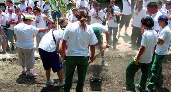 Más de 90 personas se reunieron el miércoles en el albergue Los Llanillos