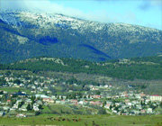 Vista del Valle de la Fuenfría, con Cercedilla en primer término (Foto: ARCHIVO)