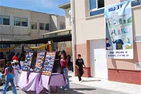 Alumnos, profesores y padres celebran el Día del Libro en el colegio Felipe II de El Escorial