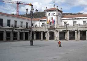 El centroderecha se vuelve a dividir tras la baja de más de 100 afiliados del PP y la presentación de tres partidos