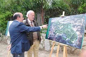 El alcalde de El Escorial y el consejero de Transportes visitan las obras del Ensanche