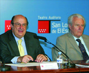 El consejero Santiago Fisas (izda.), con Sir Colin Davis (Foto: C. M.)