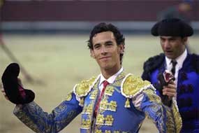 Iván Vicente y Adolfo Ramos, triunfadores en un entretenido festival taurino en El Escorial