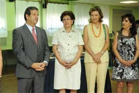 Emotivo homenaje a la directora del colegio público Santiago Apóstol