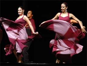 El Grupo de Danza Guadarrama busca a sus antiguos alumnos para celebrar su 30 cumpleaños