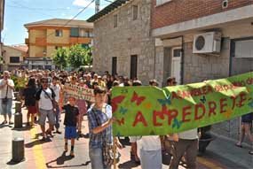 La Asamblea del Pueblo reúne a 200 personas contra la subida de sueldos