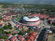 Vista aérea de la plaza de toros cubierta de Moralzarzal (Foto: ARCHIVO)