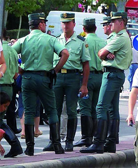 La Guardia Civil detiene a cuatro personas por robar en un domicilio