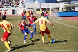 Imagen de un ataque del CUC Villalba ante el Torrejón (Foto: E. Peñas)